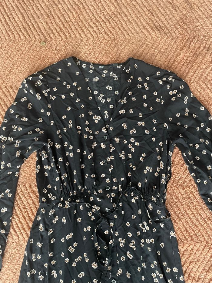 🌸jolie robe longue fleurie noir manches longues uniqlo taille M🌸