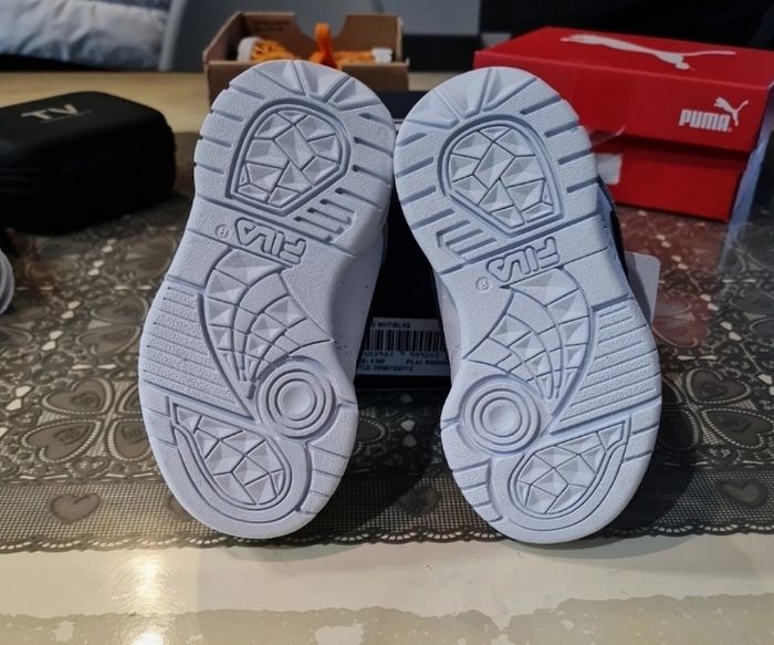 Basket fila neuve taille 20 - photo numéro 5