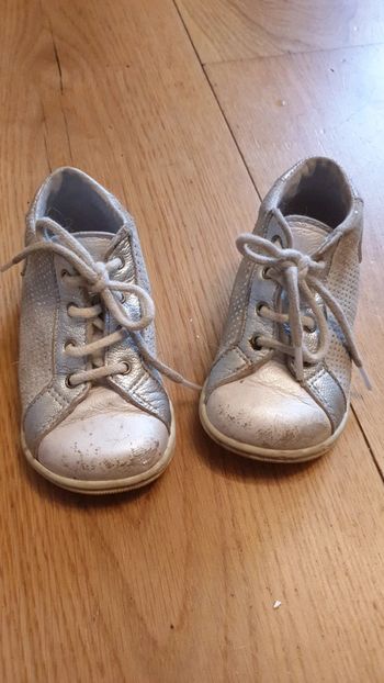 Chaussures bébé T 20