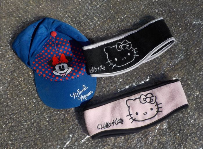 CASQUETTE MINNIE ET 2 BANDEAUX POLAIRES HELLO KITTY