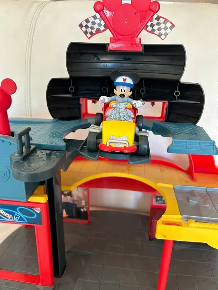 Garage de Mickey - photo numéro 7