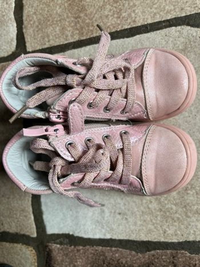 Chaussures fille taille 23 - photo numéro 4