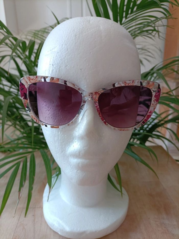 Lunettes de Soleil Vintage fleuries
