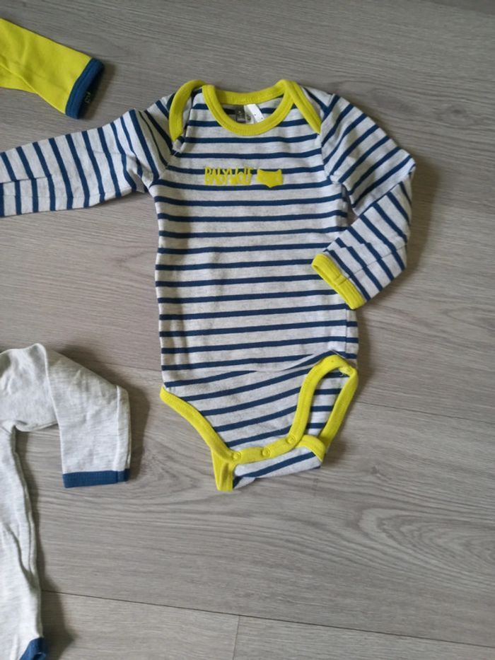 Lot de 3 bodies longues manches 6 mois - photo numéro 4