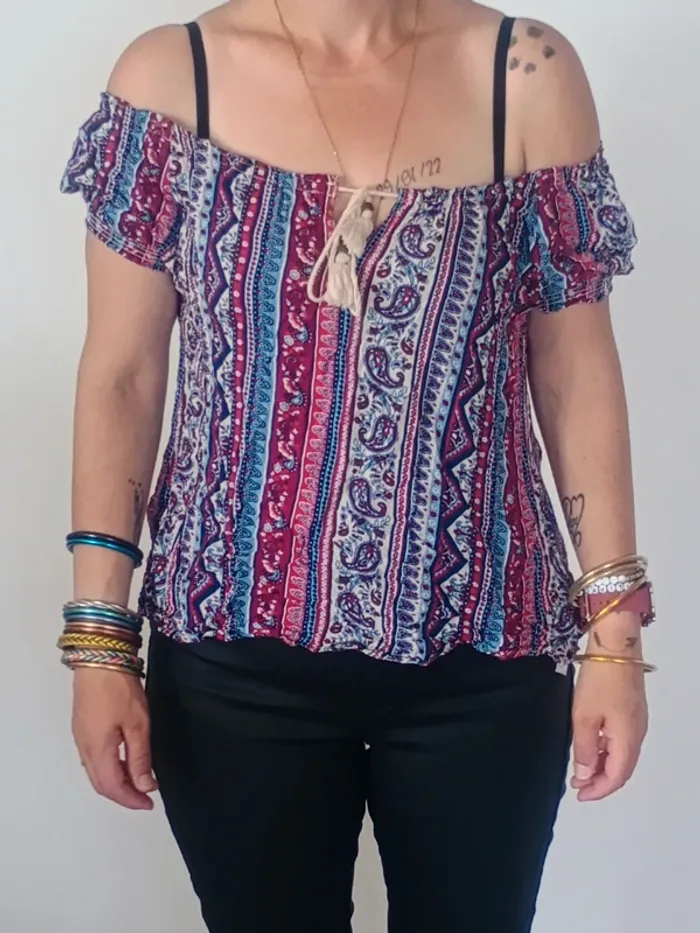 Top bohème épaules dénudées rouge & bleu – Forever 21 – Taille M