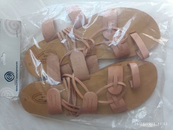 Sandales grecques en cuir taille 41