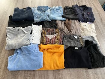 Lot de 20 vêtements taille S 