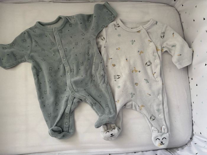 Lot 2 pyjamas