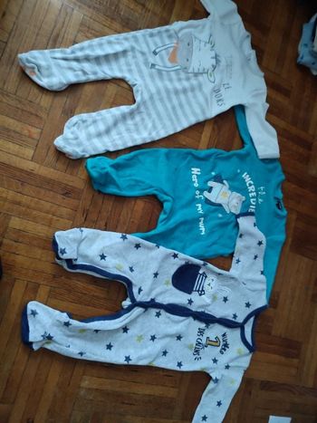 Lot de 3 pyjamas taille 9 mois
