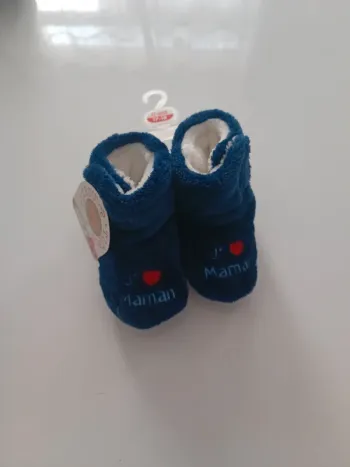 Chaussons neuf 0-6 mois