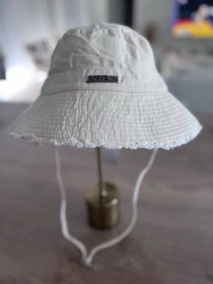 Bob jacquemus beige