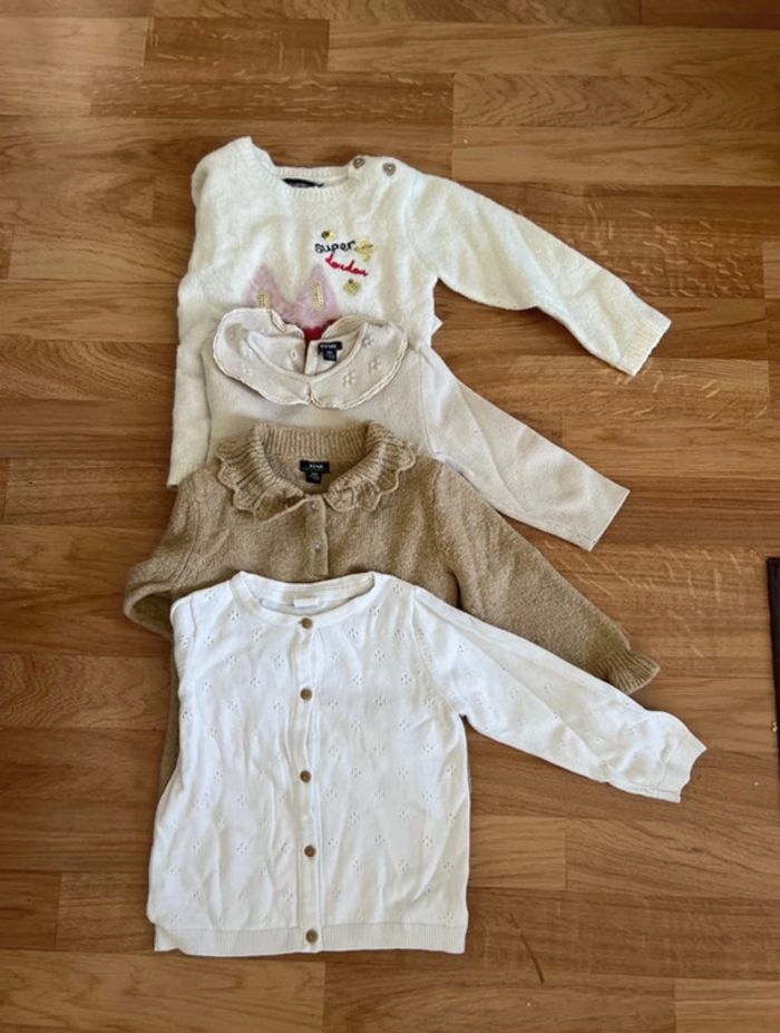 Lot de 4 pulls/gilets taille 18 mois Kiabi
