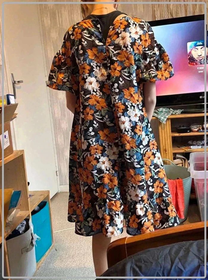 Robe fleurie shein taille s/36 - photo numéro 2