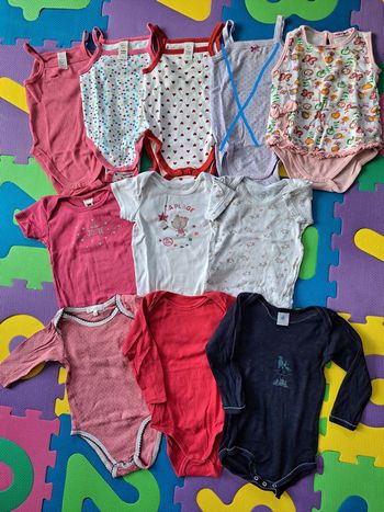 Lot de 10 bodies 12m