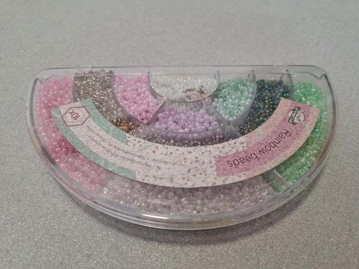 Belle boîte perles de rocaille arc-en-ciel pour créations/bijoux 10 couleurs neuve - photo numéro 2