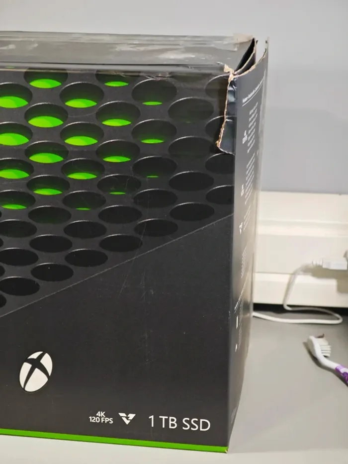 Console XBox Series X avec manette et boite - photo numéro 15