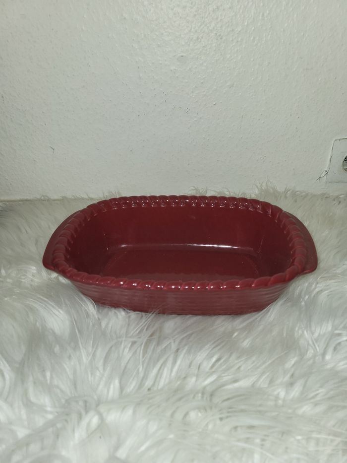 Plat en céramique rouge - style rustique