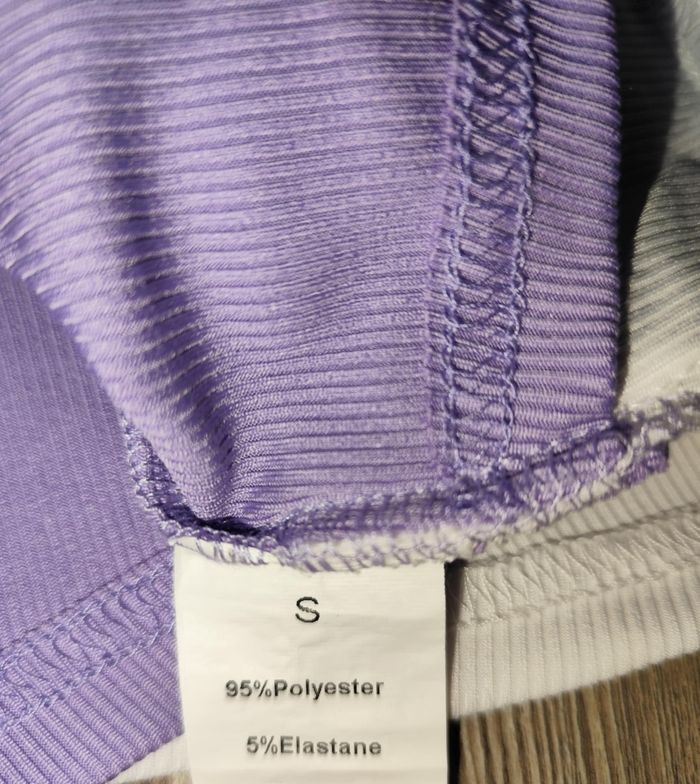 Débardeur taille S , très bon état - photo numéro 2