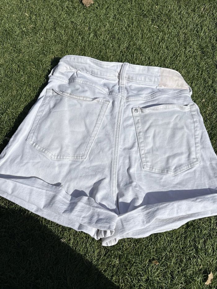 Short jean taille 38 - photo numéro 2