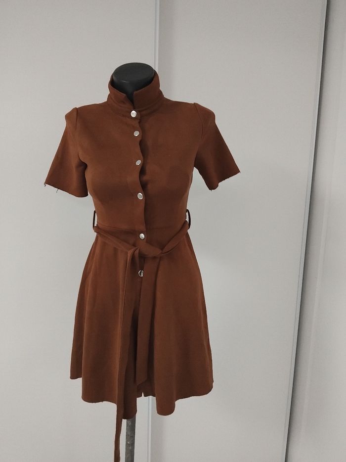 Robes femme taille S comme neuf prix  5 euros  la robes - photo numéro 8