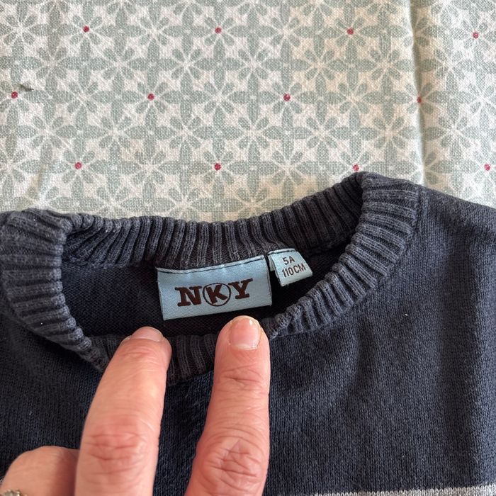 Pull marine rayé gris taille 5 ans - photo numéro 2