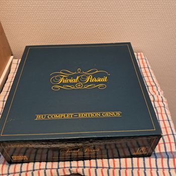 TRIVIAL POURSUIT  édition genus
