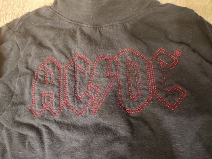 Pull ACDC - photo numéro 2