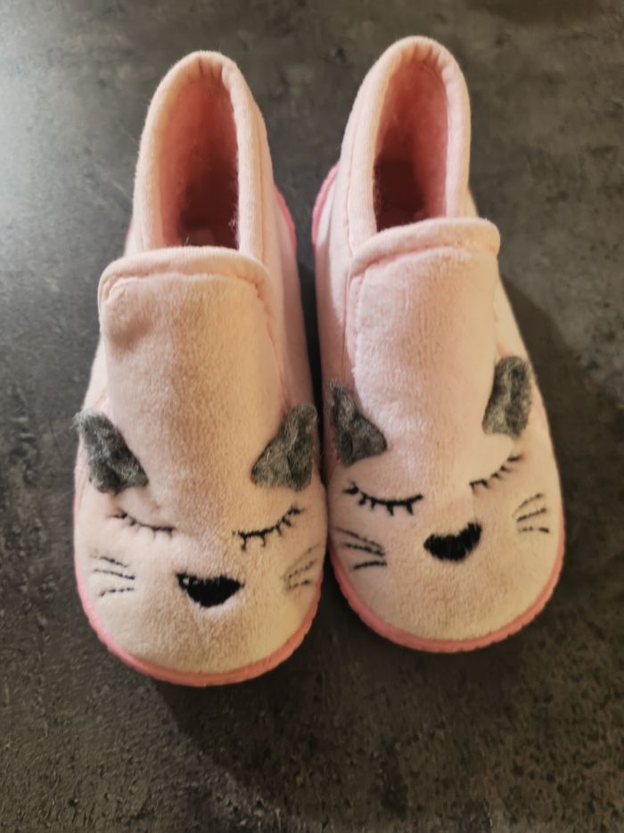 chaussons mignons pour enfant, taille 19.