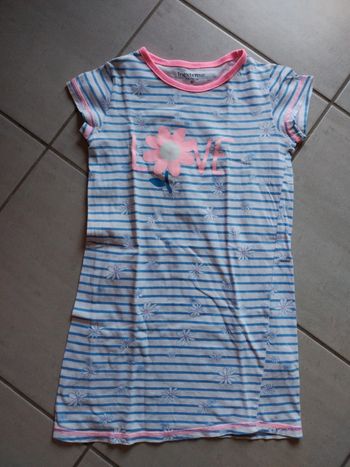 Tee shirt long pour la nuit neuf juste lavé taille 6 ans