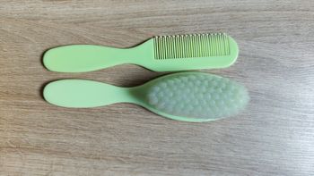 Peigne et brosse