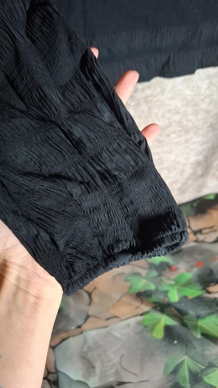 Blouse noire fripée - photo numéro 2