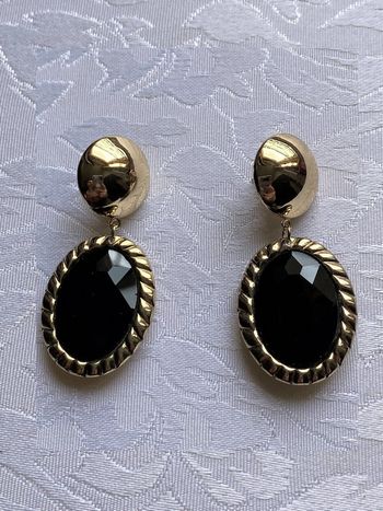 Boucles d'oreilles pendantes ovales dorées