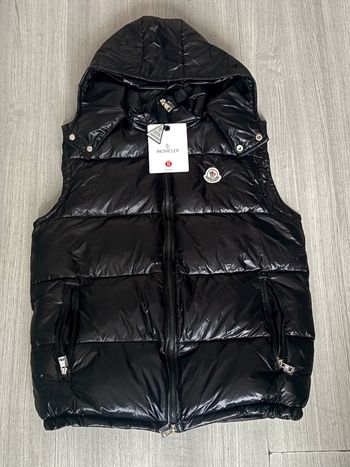 A vendre doudoune Moncler sans manche
