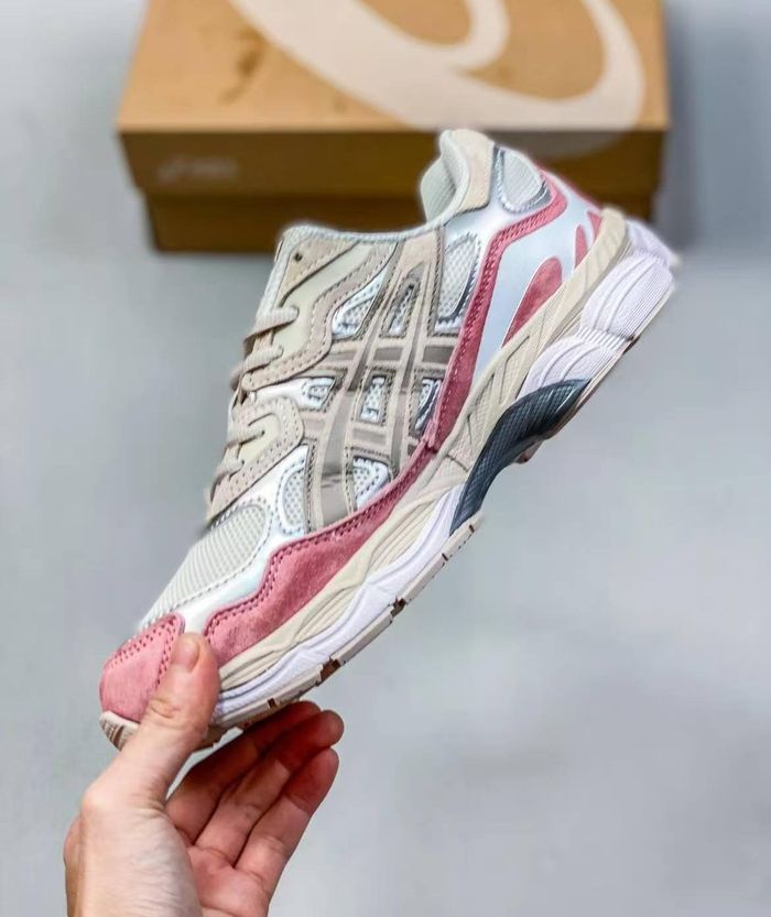 Asics Gel Nyc rose beige/cream taille 40.5 - photo numéro 3