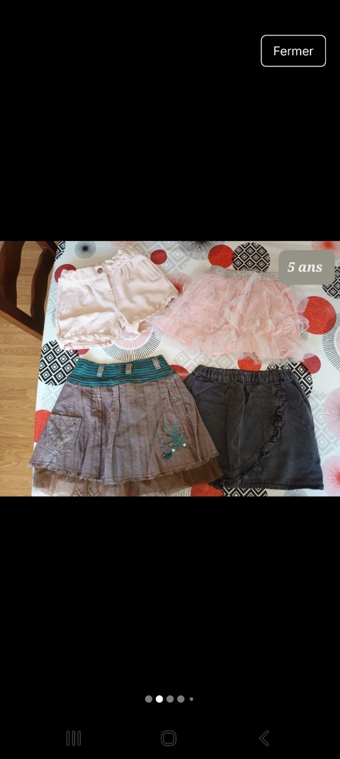 Lot 4 jupes taille 5 ans