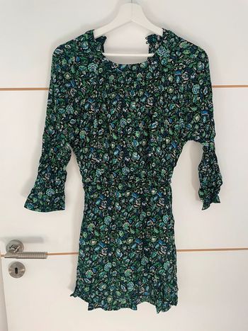 Robe verte fleurie XS Zara