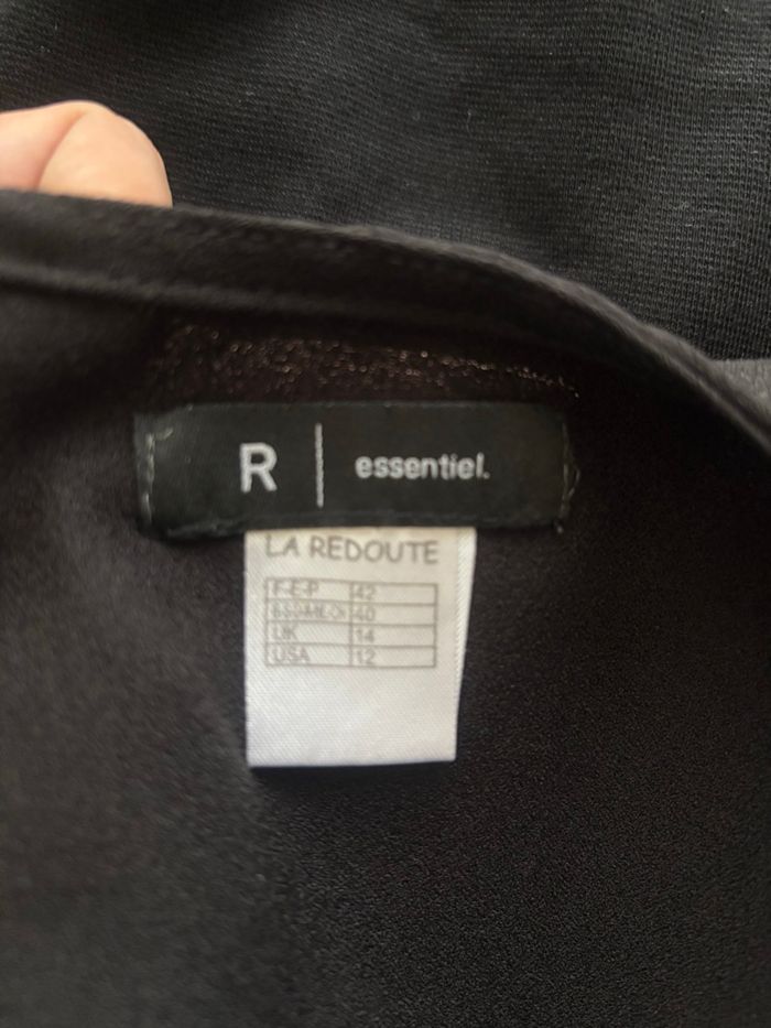 Robe noire classe - photo numéro 3