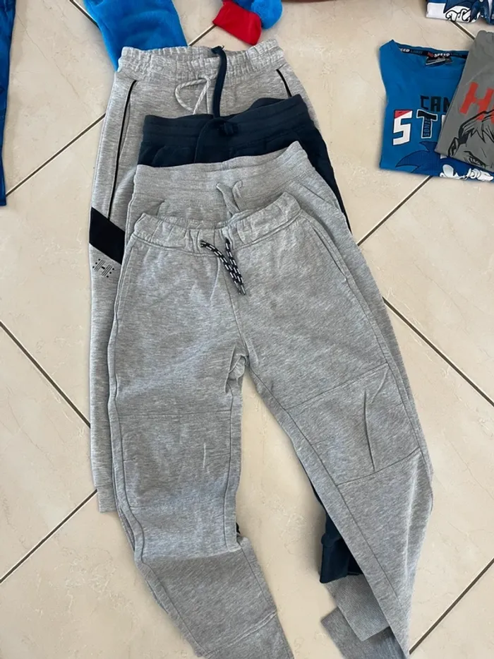 Lot vêtements 8 ans - photo numéro 13