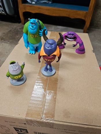 Figurine monstre université disney