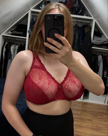 Soutien-gorge Triumph rouge bordeaux en dentelle - Non rembourré - 95G - Excellent état