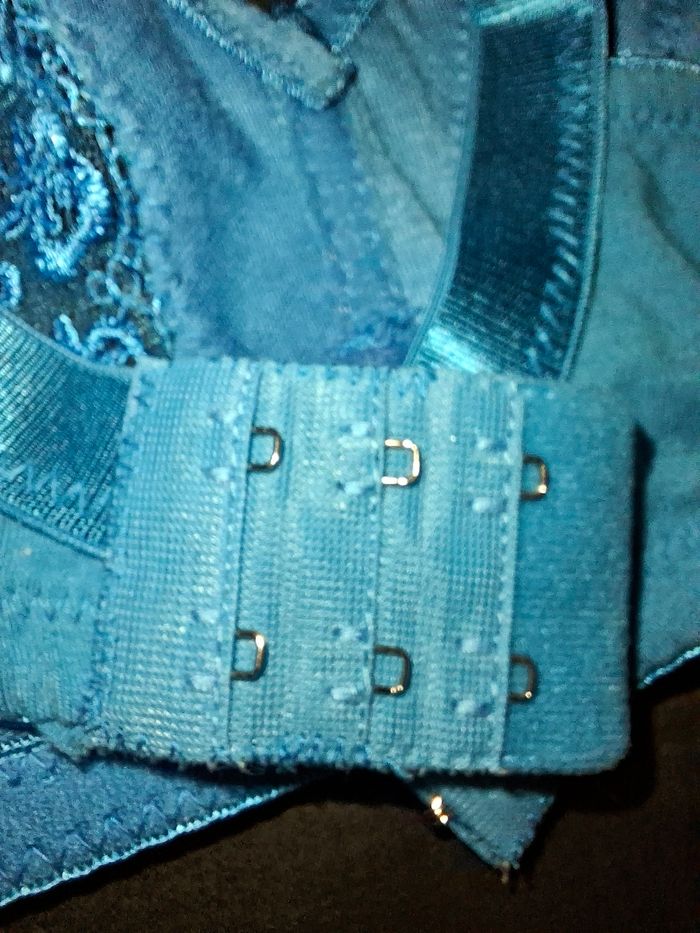 Soutien-gorge Turquoise & Dentelle - Très bon état - 110E - photo numéro 4