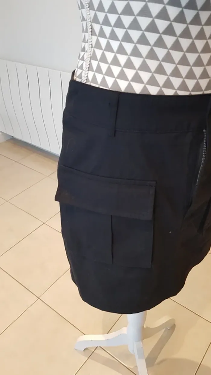 Jupe cargo noire - photo numéro 2