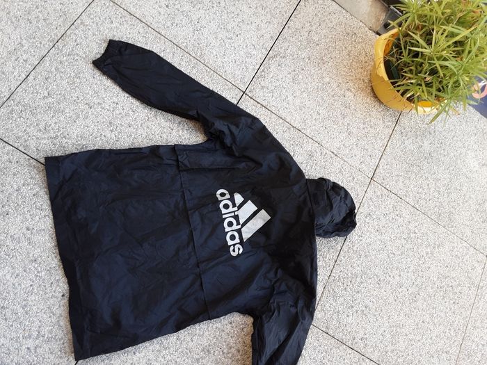 Coupe vent  avec capuche marque Adidas taille 14 ans - photo numéro 6