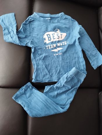 * Pyjama 2 pièces manqhes longues garçon T3A Kiabi