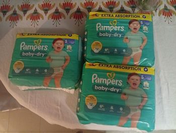Couches Pampers taille 5+