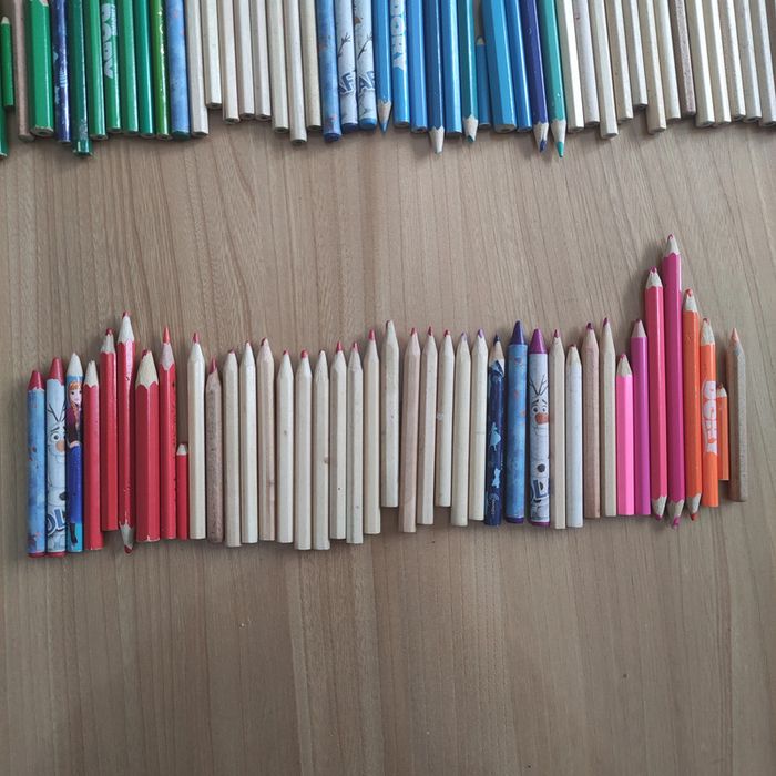 Lot crayons de couleur - photo numéro 3