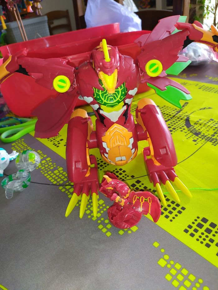 Énorme robot Bakugan son et lumière comme neuf