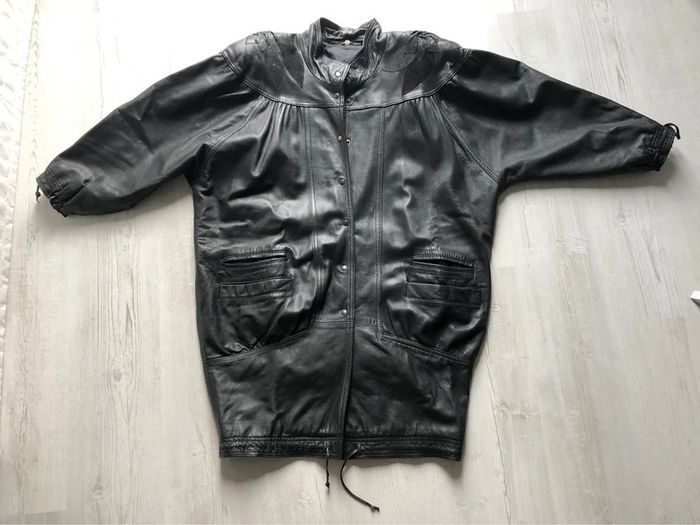 BB- Manteau en cuir vintage TBE T 40 (taille vintage-44) - photo numéro 3