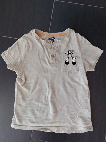 Tee-shirt vert clair 5 ans