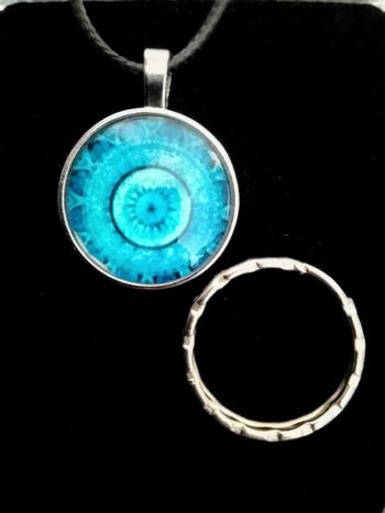 Collier corde de cire + pendentif mandala